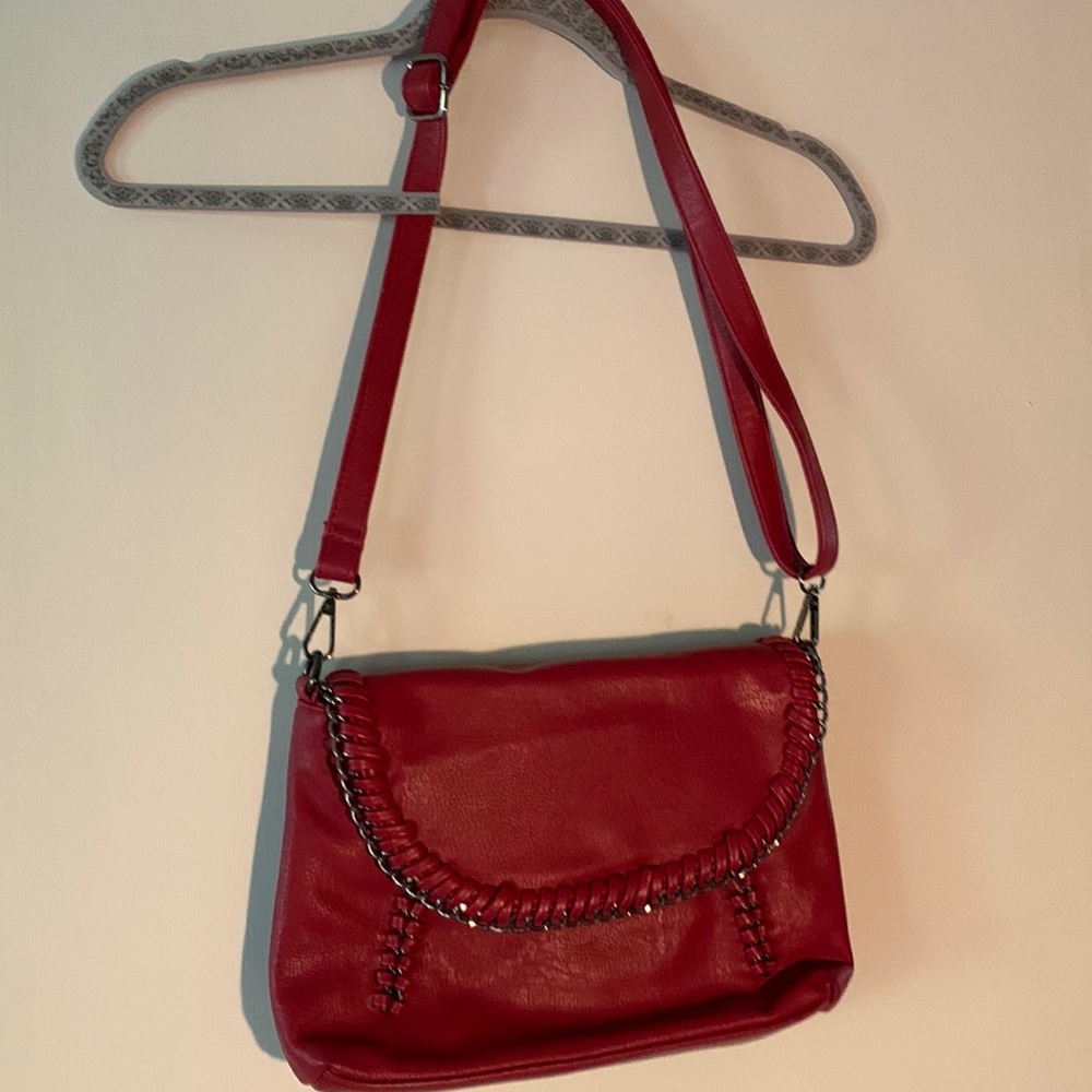 RED purse. Shoulder strap or can shorten. Never used.